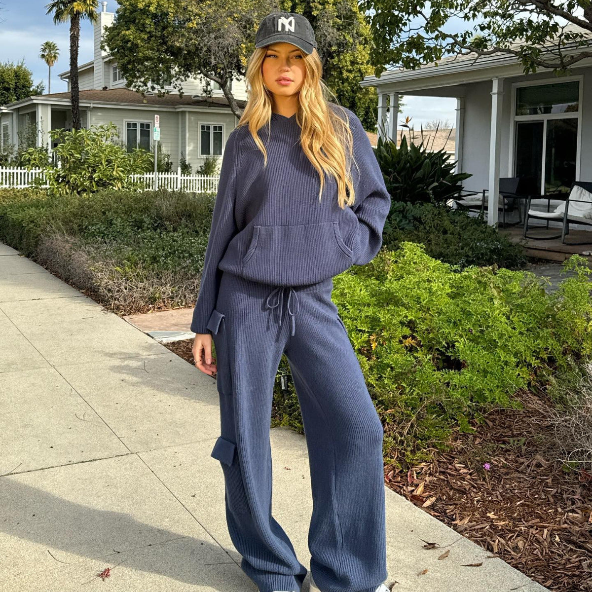 Damen Strickpullover mit Kapuze und Kängurutasche
