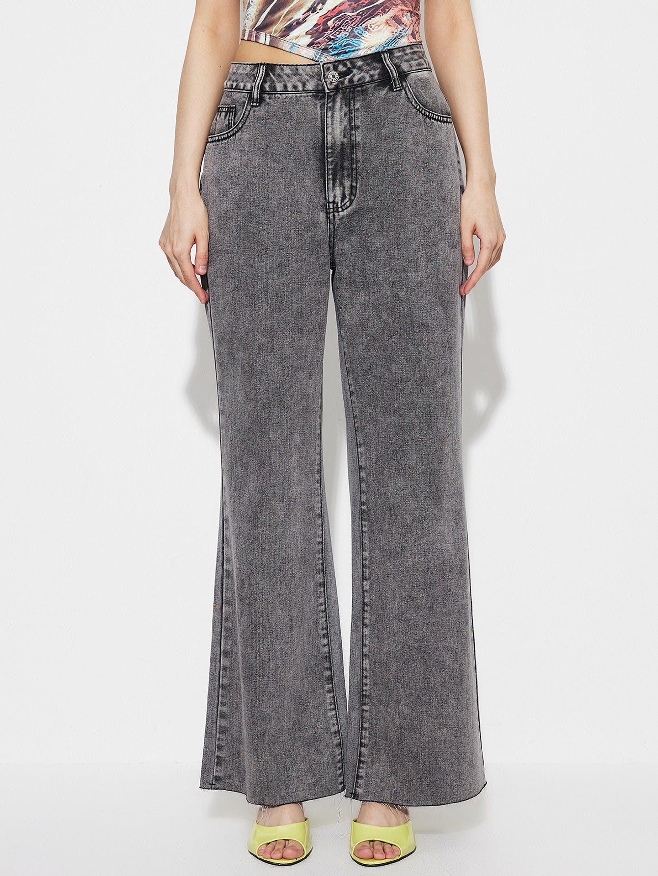 Damen High-Waist Flared Jeans mit Nähten und hohem Bund
