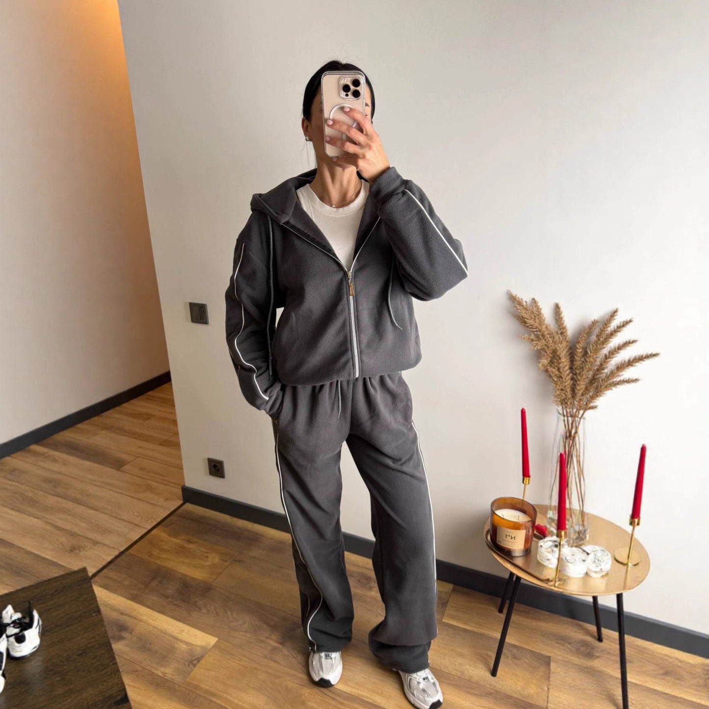 Damen Fleece-Anzug-Set Sportlich mit Reißverschluss und Seitlichen - Eveloria