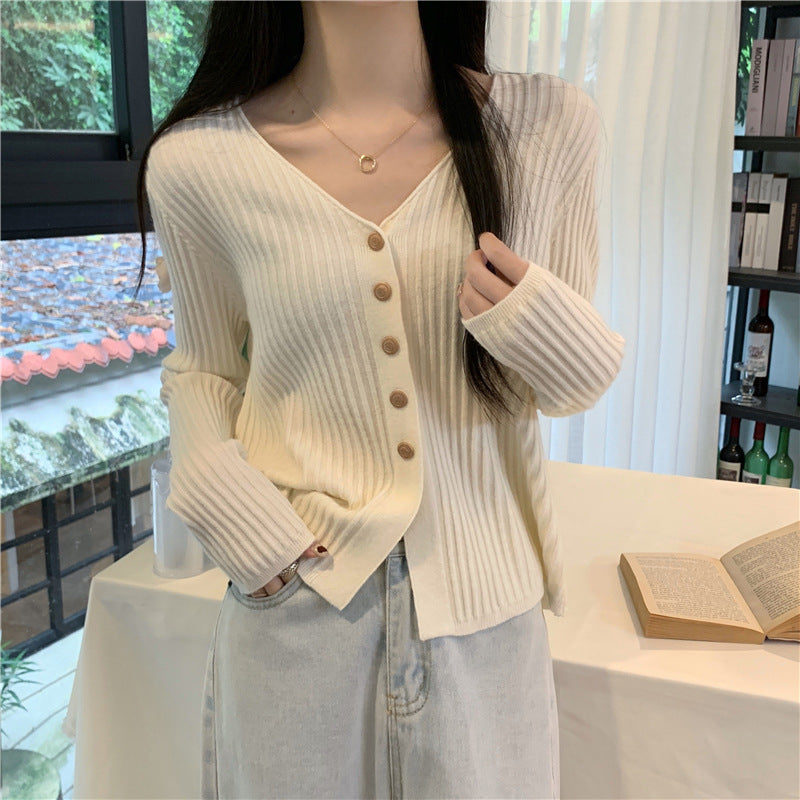 Damen Strickjacke V-Ausschnitt Dekorative Knöpfe Eveloria