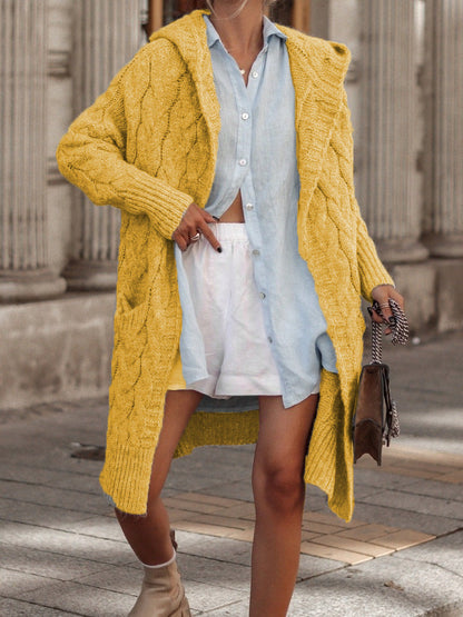 Damen Grobstrickjacke mit Kapuze und Zopfmuster