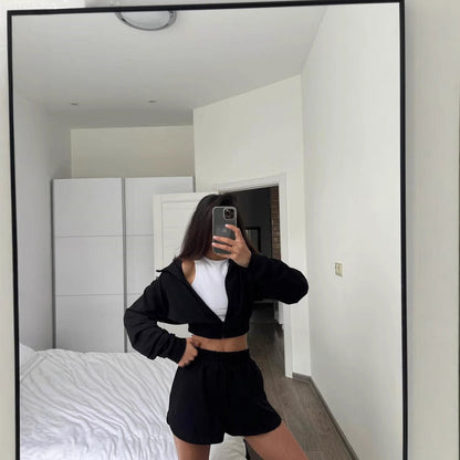 Damen Sportset Cropped Jacke und Shorts Eveloria