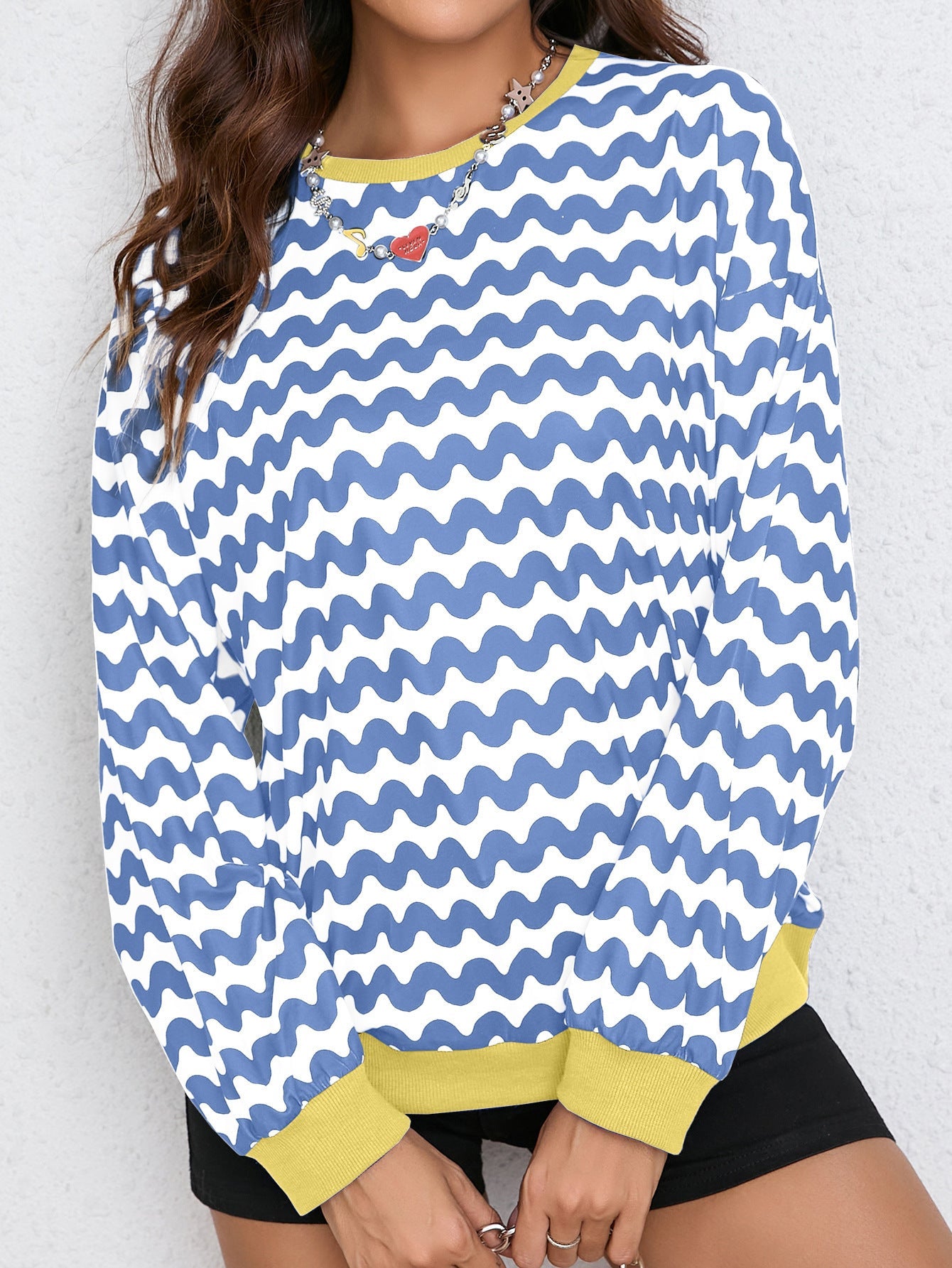 Damen Sweatshirt Wellenmuster Sportlich Farbenfroh Eveloria