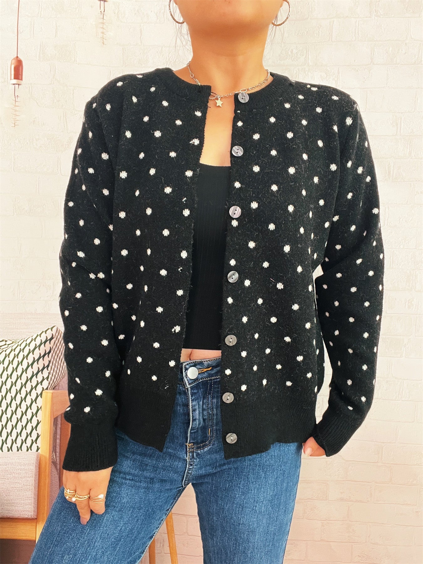 Damen Strickjacke Modern Punkte Knopfleiste Grau