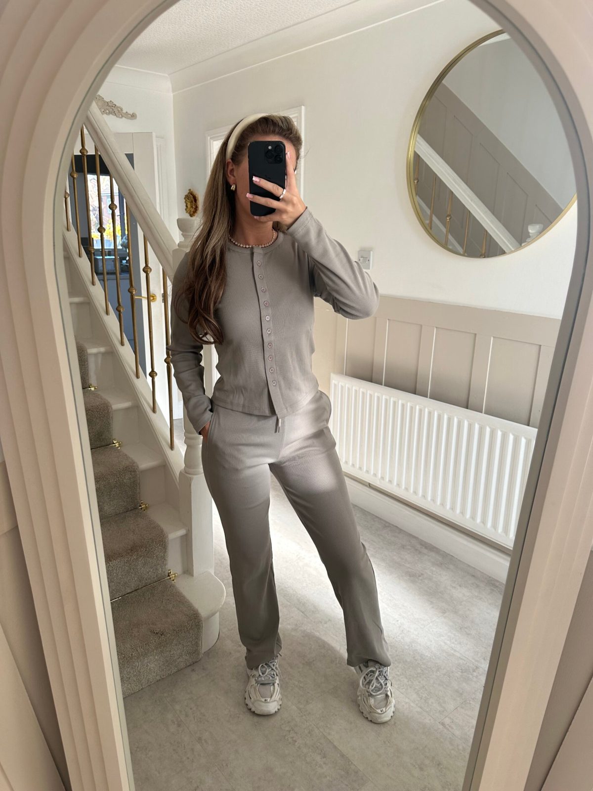 Damen Strickanzug mit Knöpfen Elegant Braun