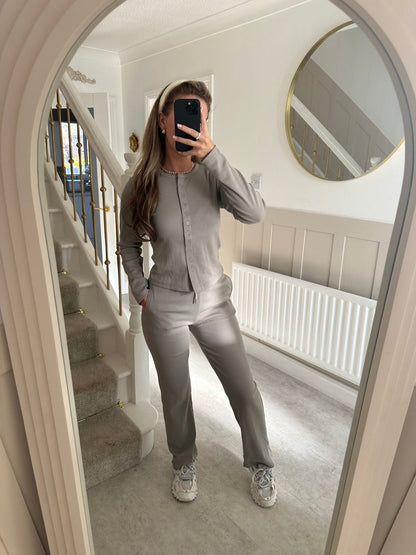 Damen Strickanzug mit Knöpfen Elegant Braun