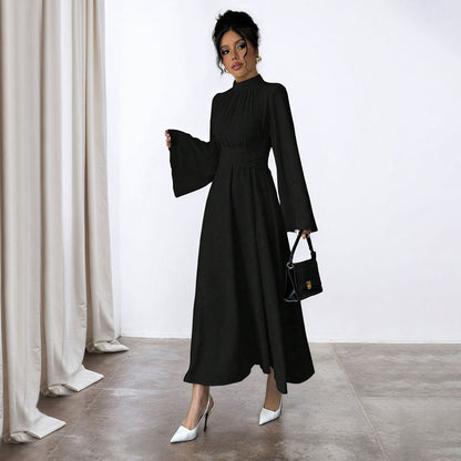 Damen Maxikleid mit schwingenden Ärmeln und hohem Kragen Eveloria