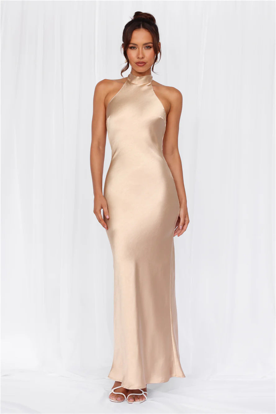 Damen Satin Maxikleid Hochkragen Körpernah Eveloria