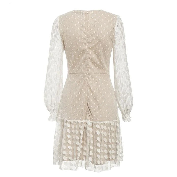 Damen Babydoll-Kleid mit Puffärmeln und Spitzenakzenten Transparent