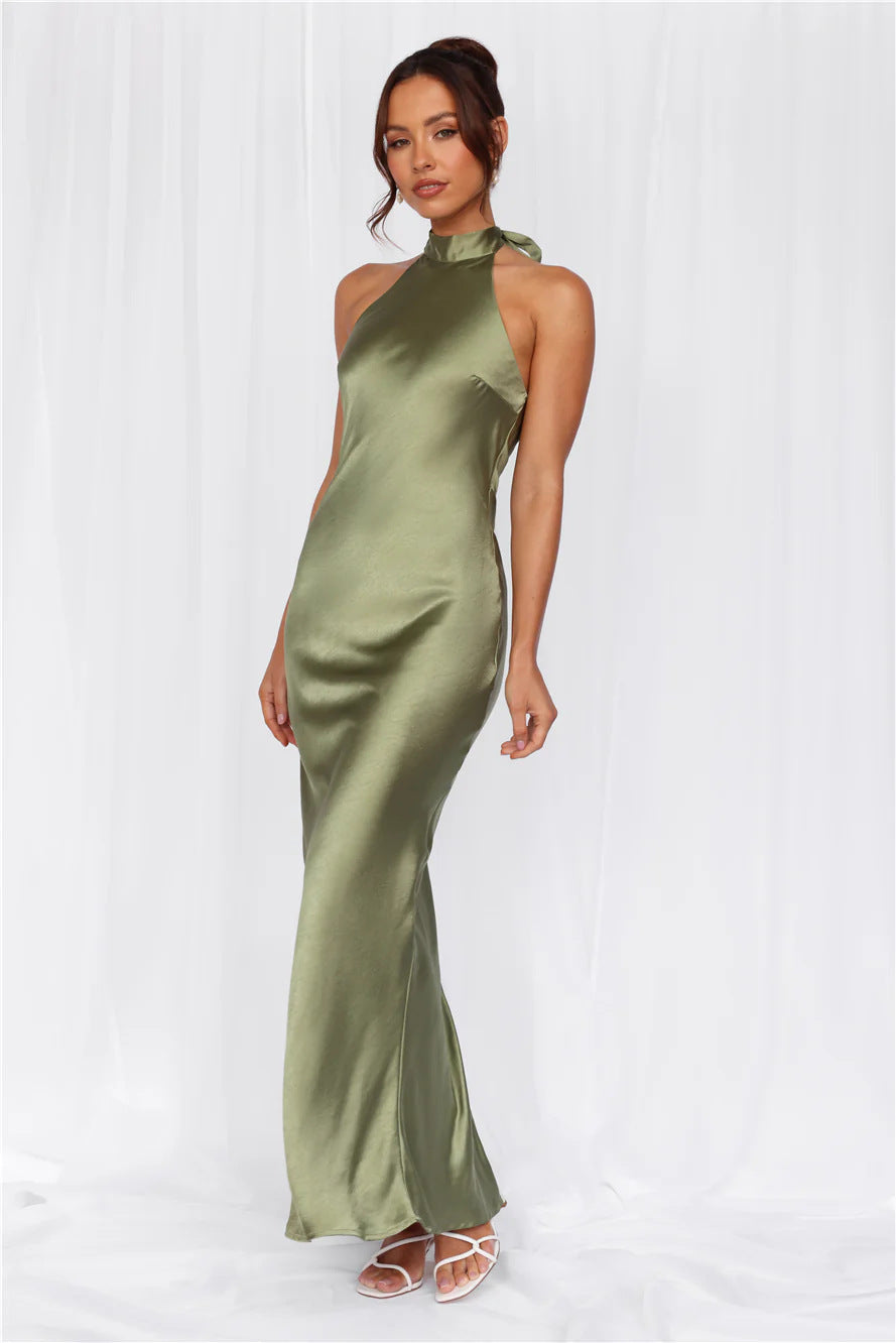 Damen Satin Maxikleid Hochkragen Körpernah Eveloria