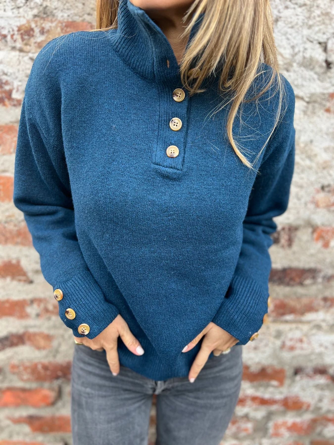 Damen Pullover Hohler Kragen Dekorative Knöpfe Eveloria