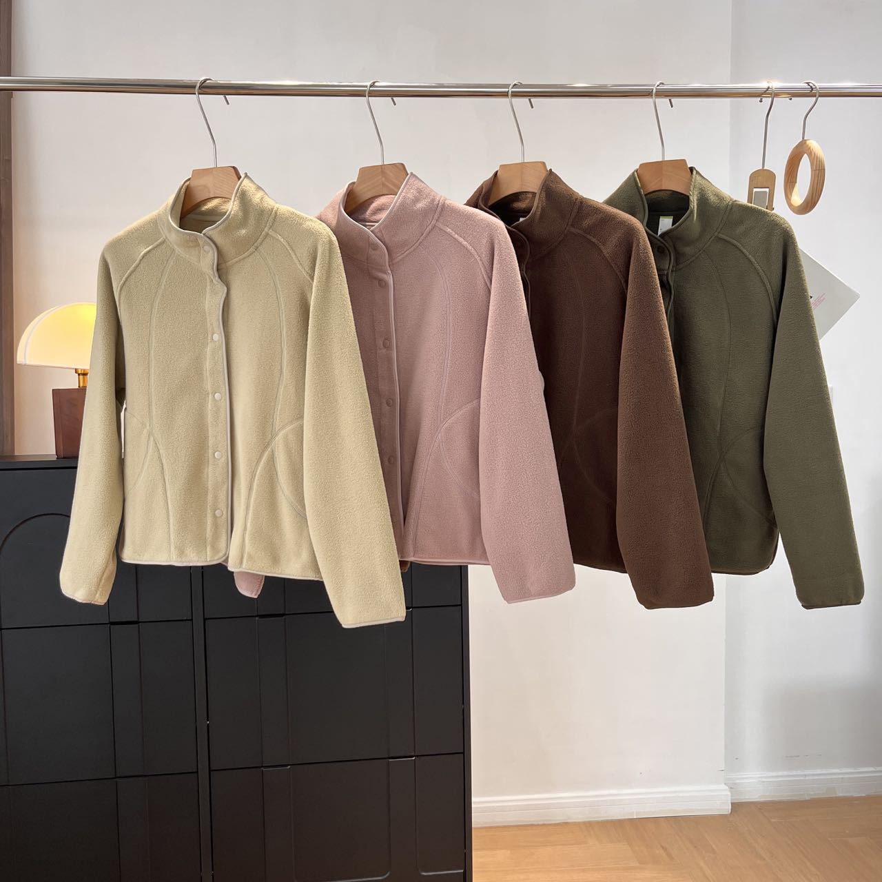 Damen Fleecejacke Hochkragen Druckknöpfe Eveloria - Eveloria