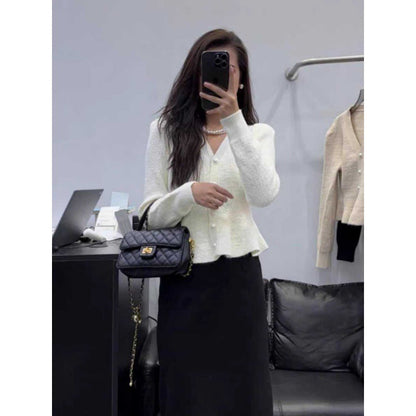 Damen Strickjacke mit Knöpfen und Taillierung Elegantes Design