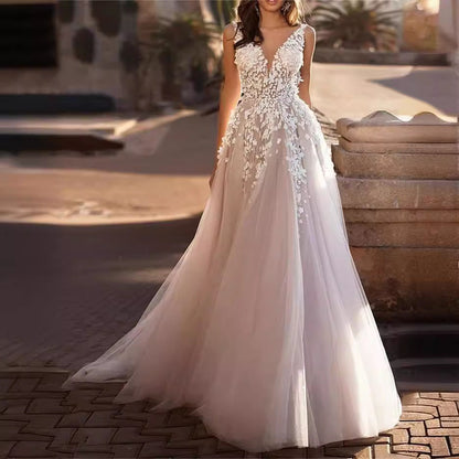 Damen Hochzeitskleid mit floralem Dekor und V-Ausschnitt - Eveloria