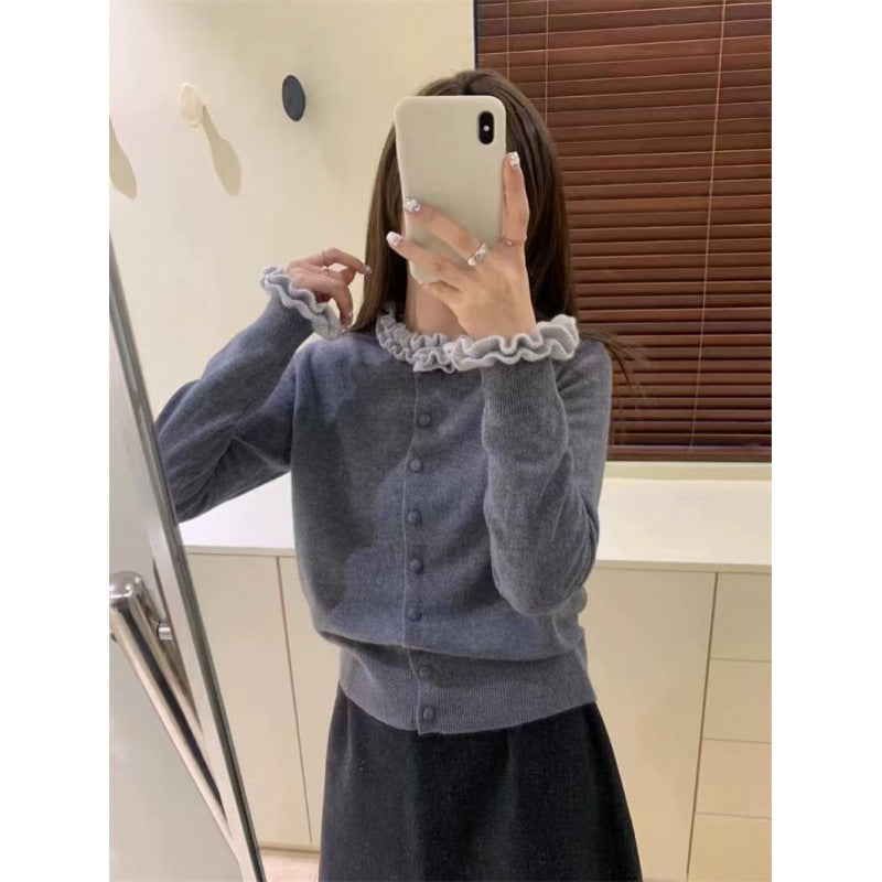 Damen Strickjacke Rüschenkragen Knöpfe Eveloria
