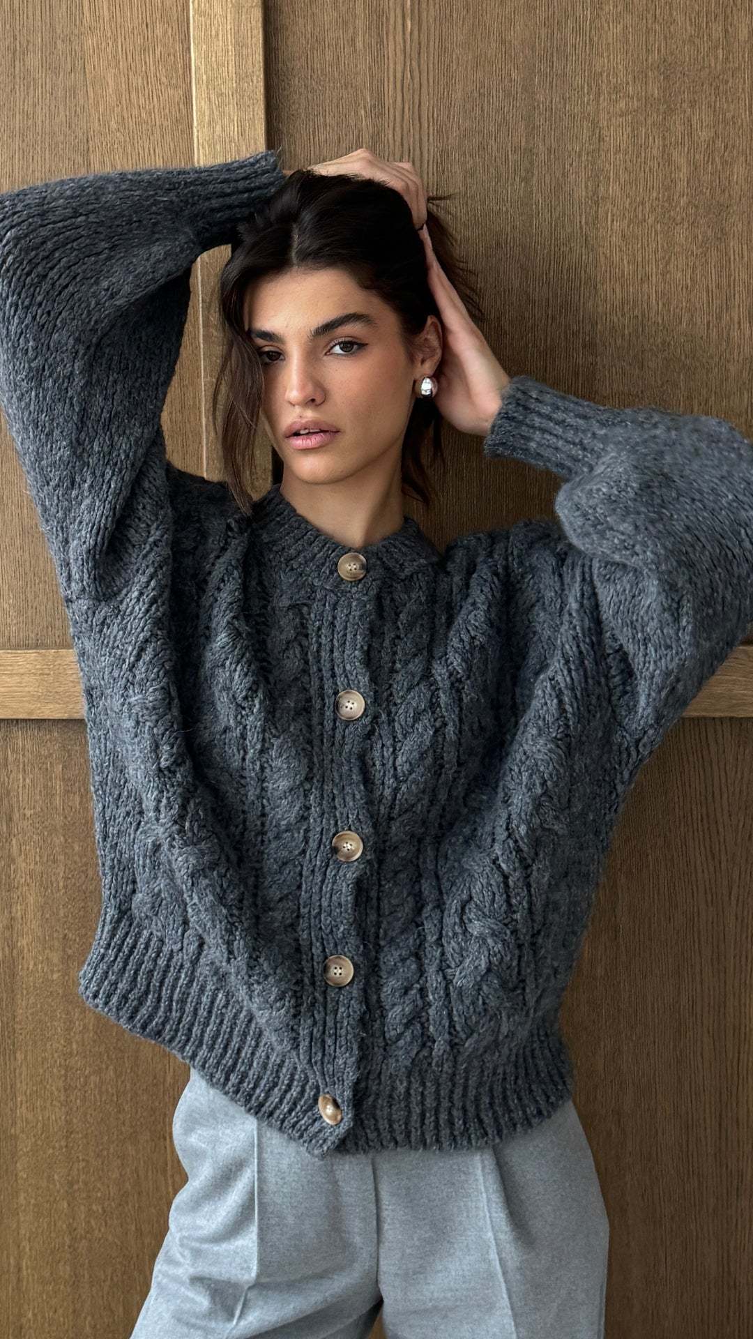 Damen Grobstrickjacke Voluminöse Ärmel Große Knöpfe Eveloria