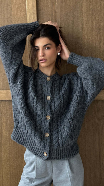Damen Grobstrickjacke Voluminöse Ärmel Große Knöpfe Eveloria