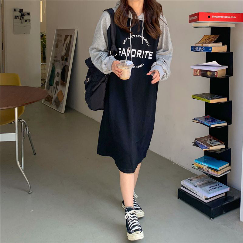 Damen Oversized Hoodie-Kleid mit Grafikdruck und Seitentaschen Schwarz - Eveloria