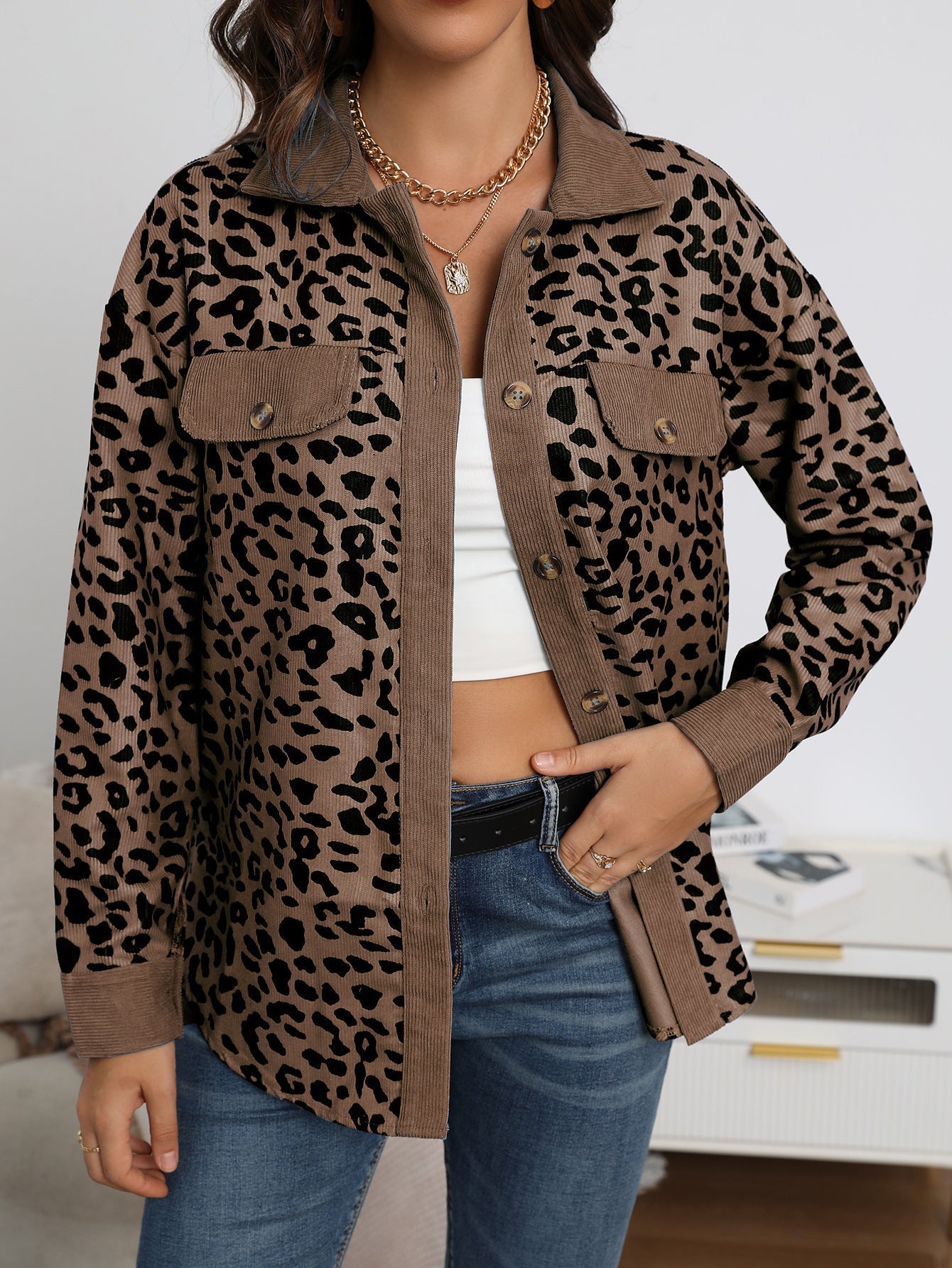 Damen Kordjacke Leo-Print Brusttaschen Eveloria