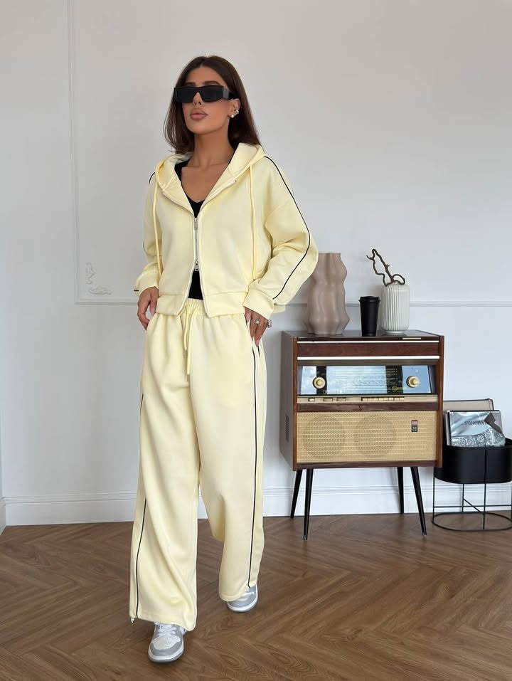 Damen Sportliches Jogging-Set mit Kapuze und Streifen