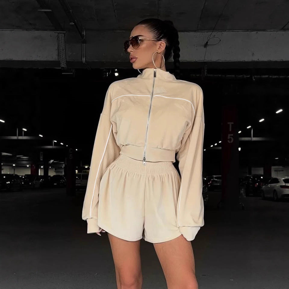 Damen Sportliches Oversized-Set mit Shorts und lockerer Jacke - Eveloria