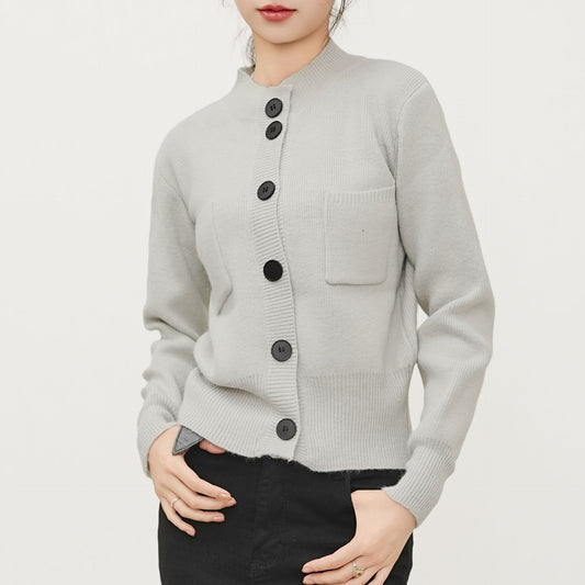 Damen Strickjacke Knopfleiste Brusttasche Eveloria - Eveloria