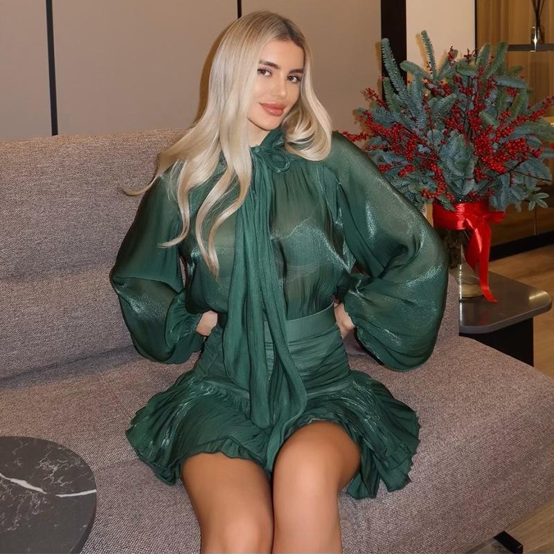 Damen Mini-Kleid mit Schluppenkragen Eveloria