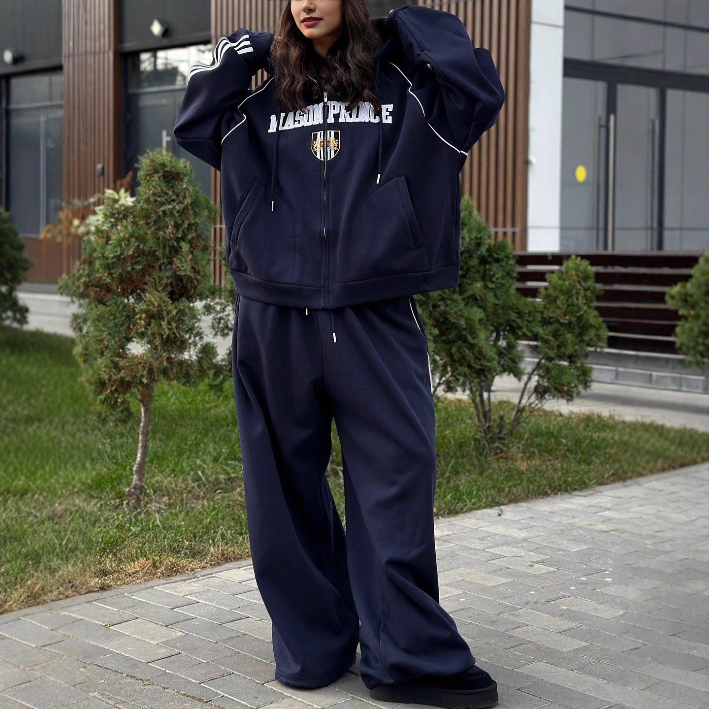 Damen Sweatsuit mit Kapuze aus Fleece Schwarz Eveloria - Eveloria