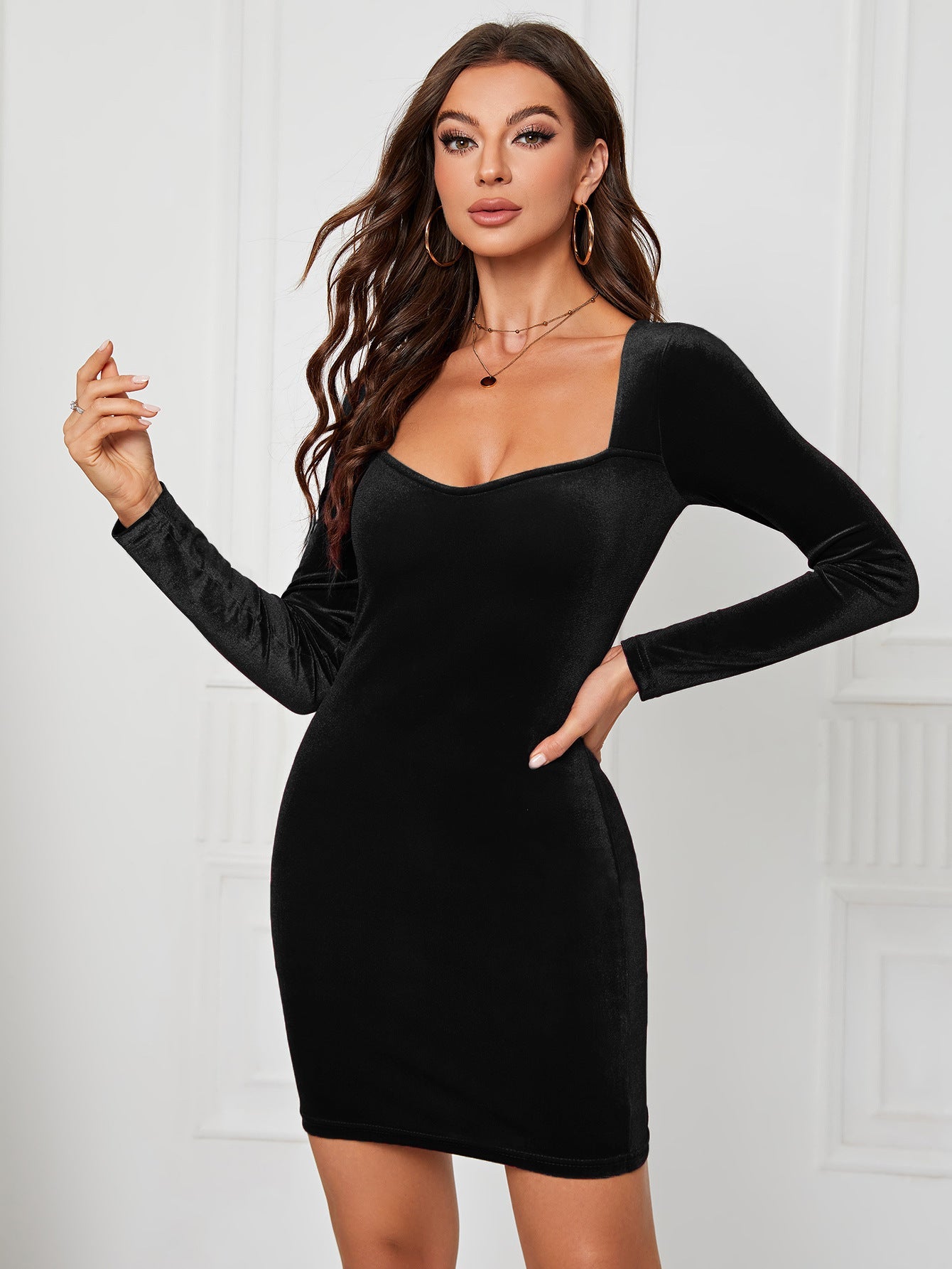 Damen Samt Minikleid mit Quadratausschnitt und langen Ärmeln