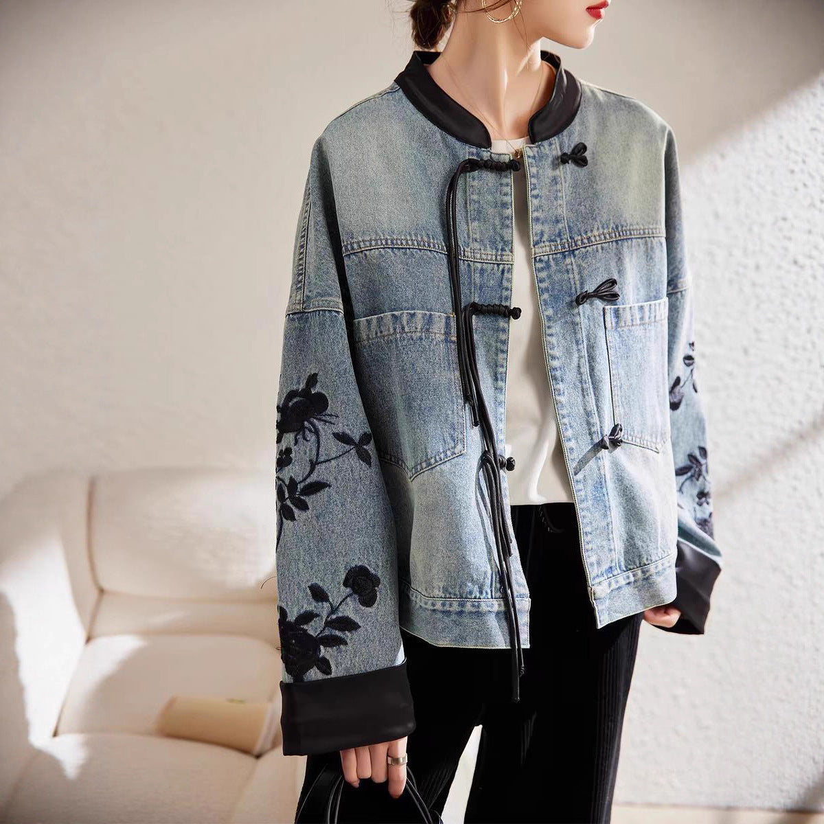 Damen Denimjacke Floral Stickerei Elegant Blau Eveloria - Eveloria