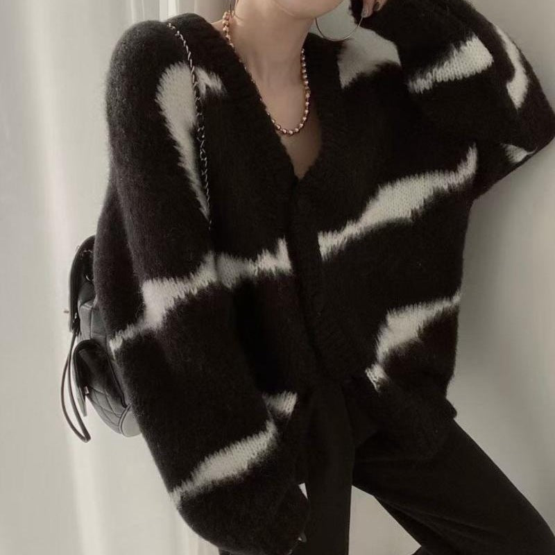 Damen Strickcardigan V-Ausschnitt Auffällige Knöpfe Beige