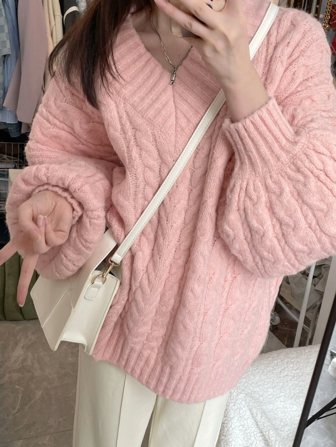 Damen Grobstrickpullover V-Ausschnitt Voluminöse Ärmel Eveloria
