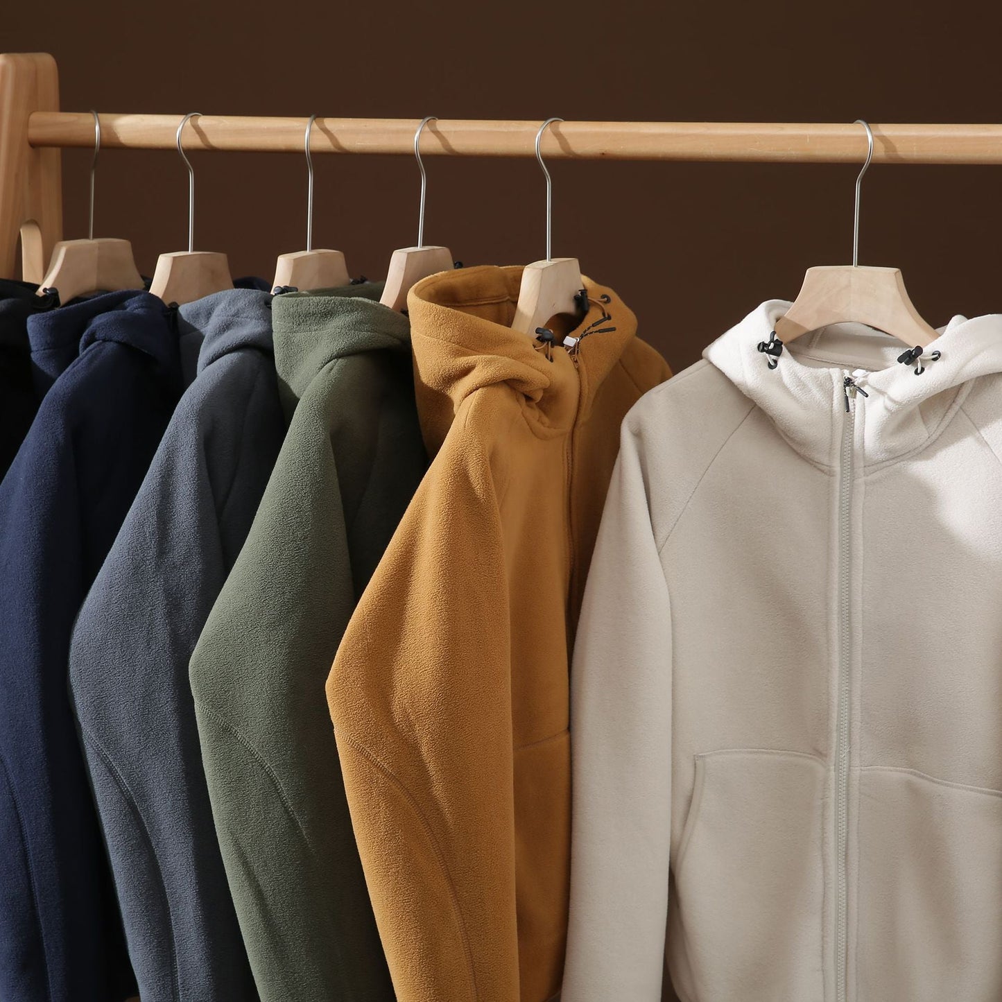 Damen Fleecejacke mit Kapuze und Taschen Eveloria