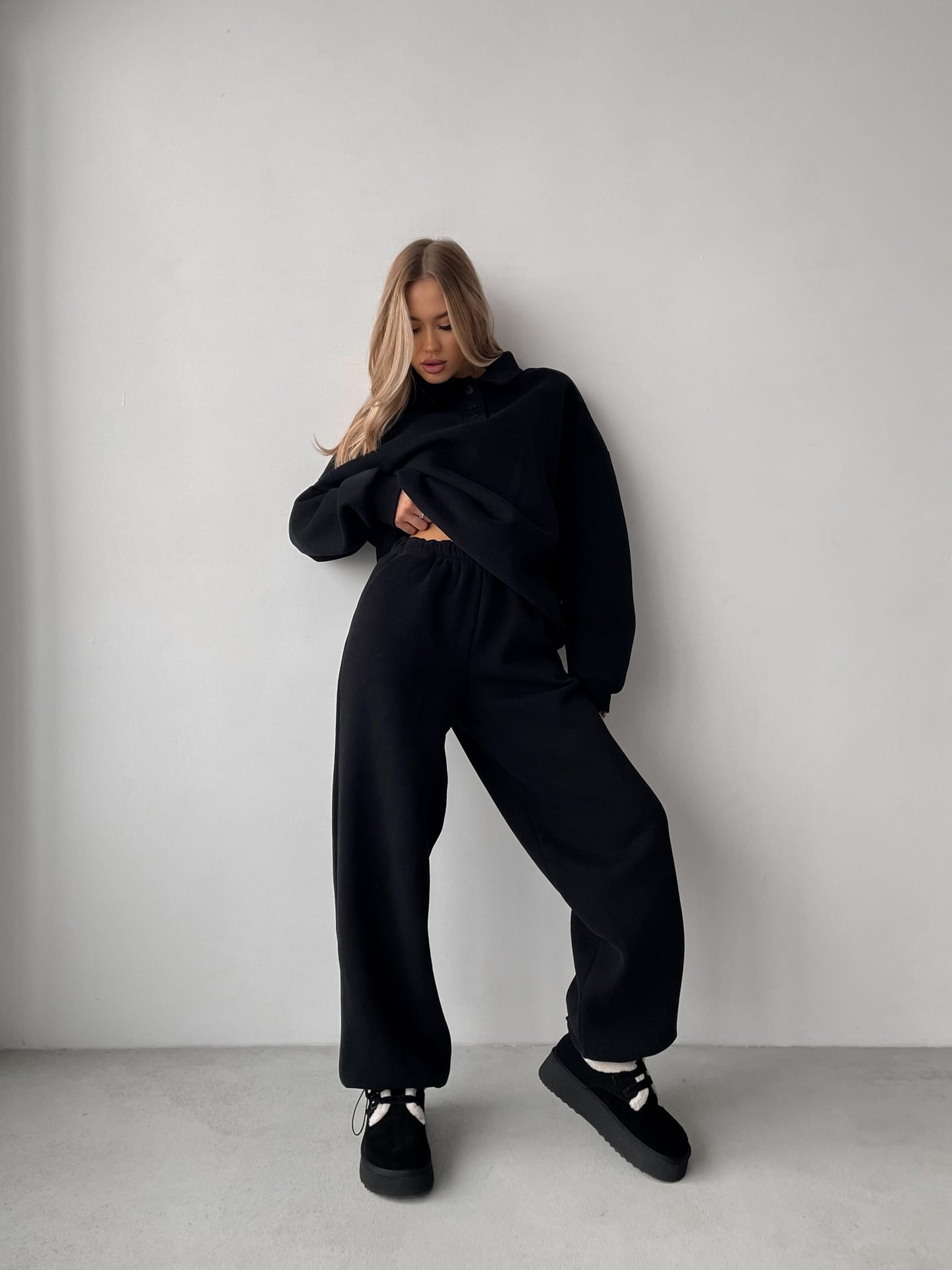 Damen Hoodie mit Knopfleiste und weiten Hosen Eveloria