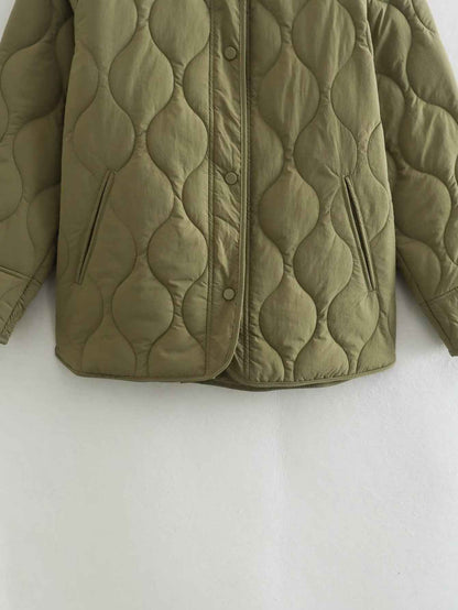 Eleri Damen Leichte Steppjacke Knöpfe Lockere Passform Zeitloses