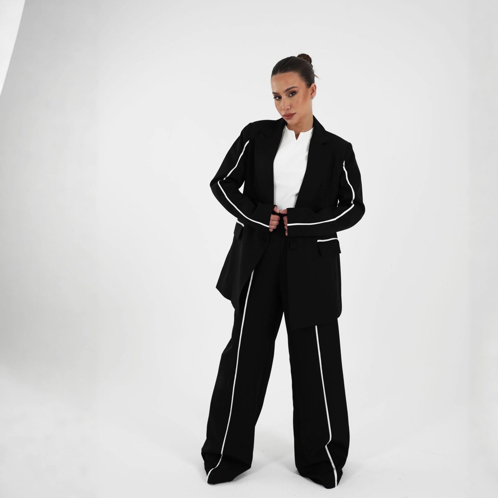 Damen Blazer Kontrastdetails Eveloria - Eveloria
