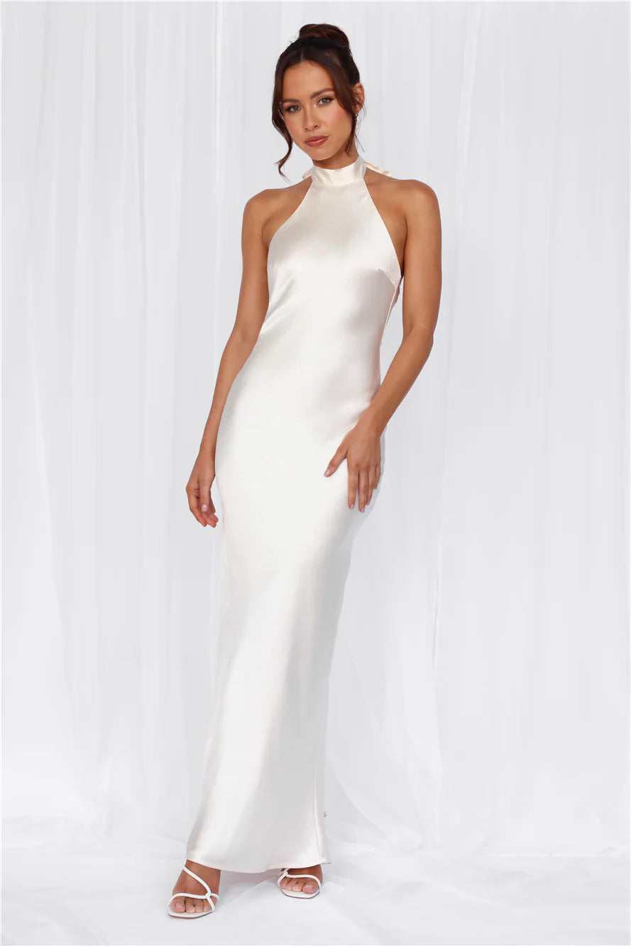 Damen Satin Maxikleid Hochkragen Körpernah Eveloria