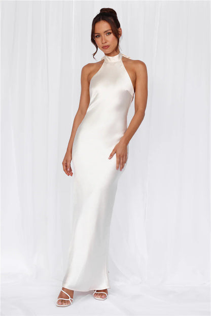 Damen Satin Maxikleid Hochkragen Körpernah Eveloria