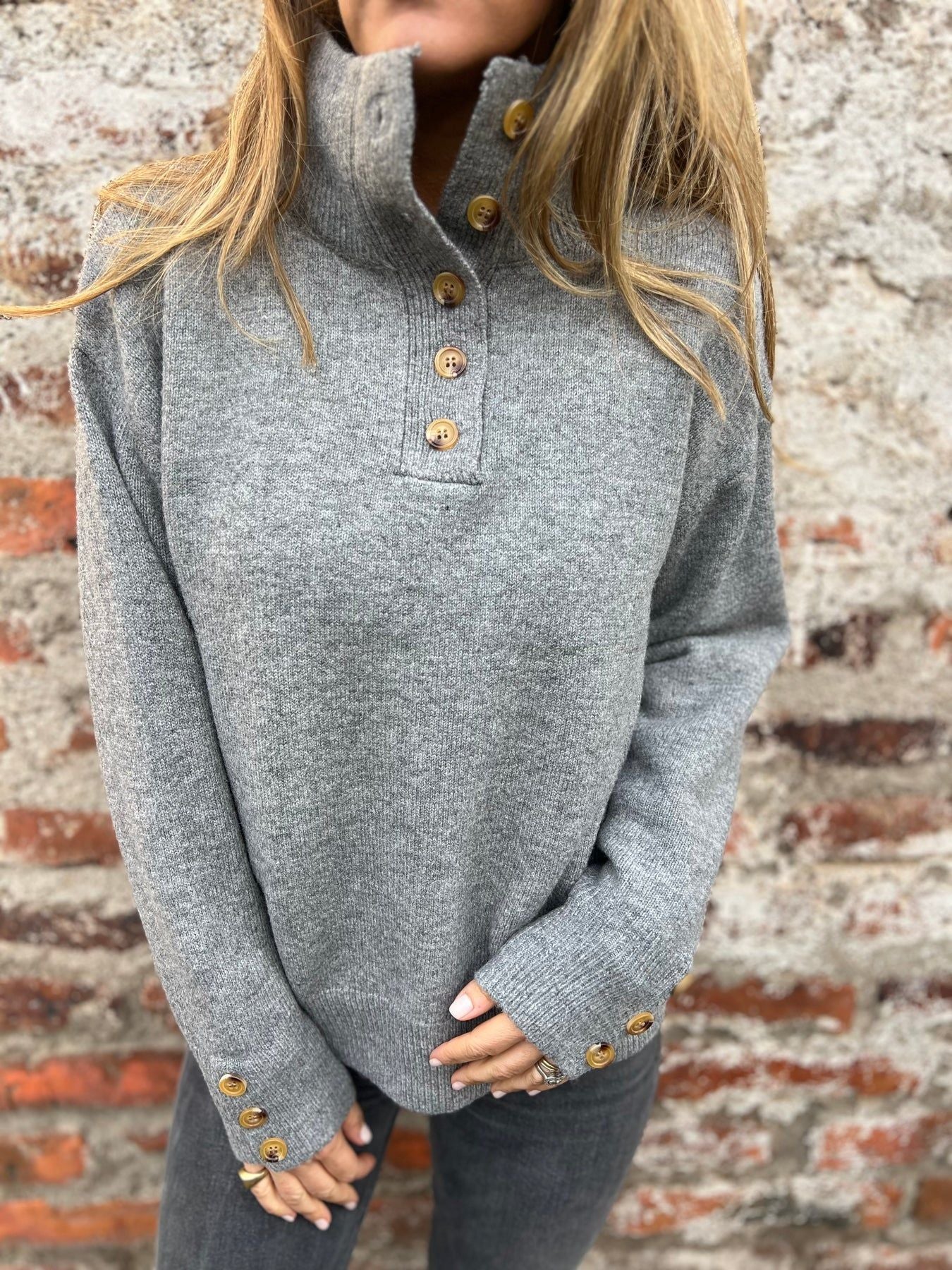 Damen Pullover Hohler Kragen Dekorative Knöpfe Eveloria