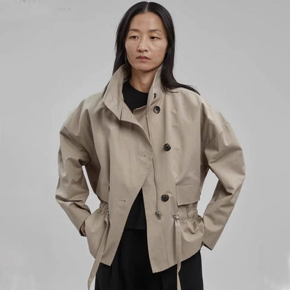 Damen Übergangsjacke mit Gürtel und Stehkragen Eveloria - Eveloria