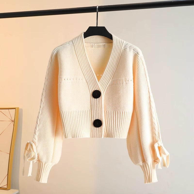 Damen Strickjacke Voluminöse Ärmel Knöpfe Beige
