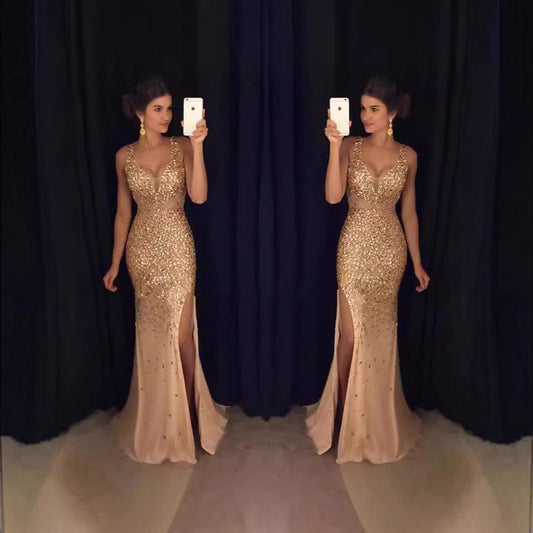 Damen Abendkleid Glitzernd Tiefes Dekolleté Schwarz Eveloria - Eveloria