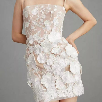 Damen Cocktailkleid mit 3D-Blumenapplikationen Eveloria