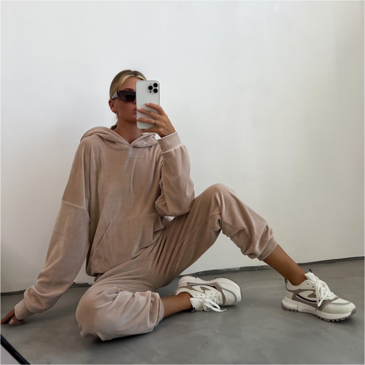 Damen Velours-Sweatanzug mit Kapuze Elastisch Beige
