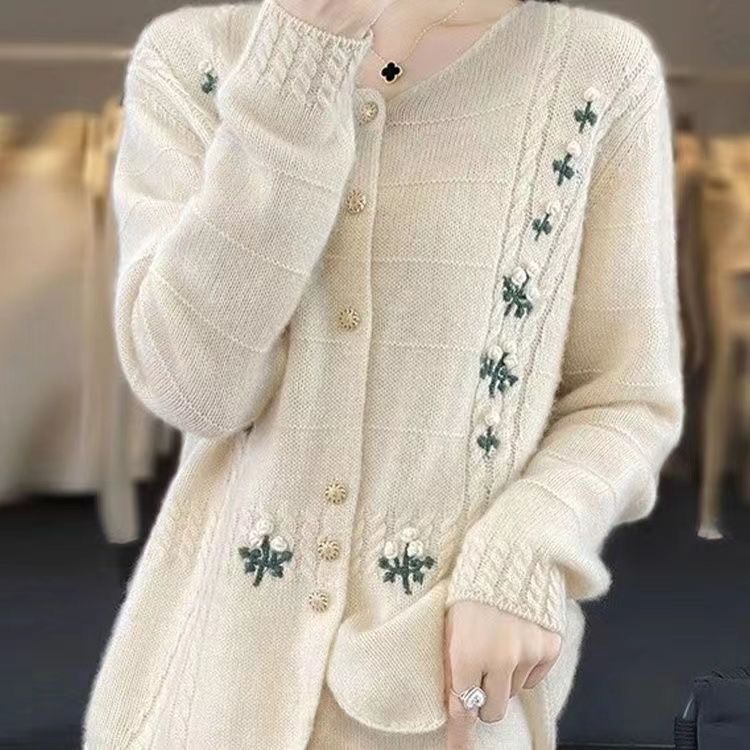 Damen Strickjacke Florale Stickereien Eveloria