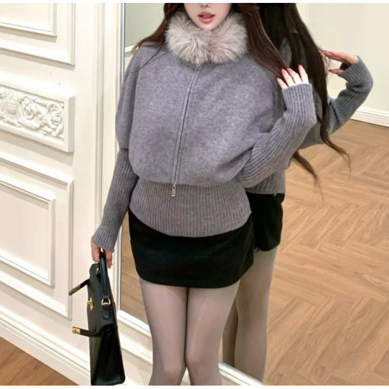 Damen Strickcape mit abnehmbarem Pelzkragen