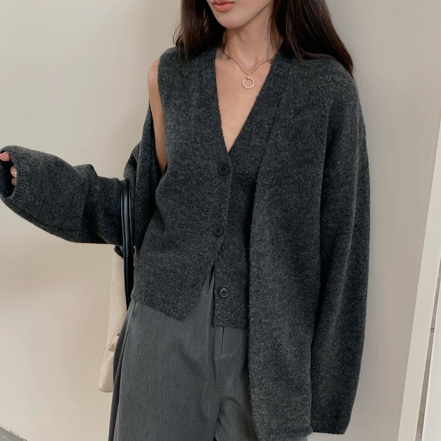 Damen Strickjacke V-Ausschnitt Knopfverschluss Eveloria