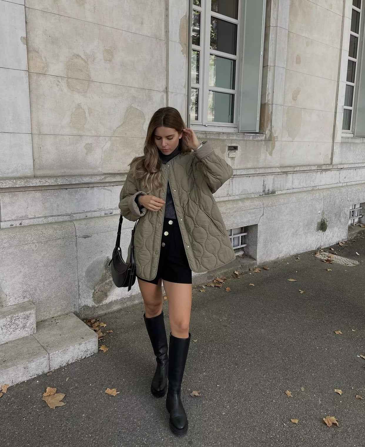 Eleri Damen Leichte Steppjacke Knöpfe Lockere Passform Zeitloses