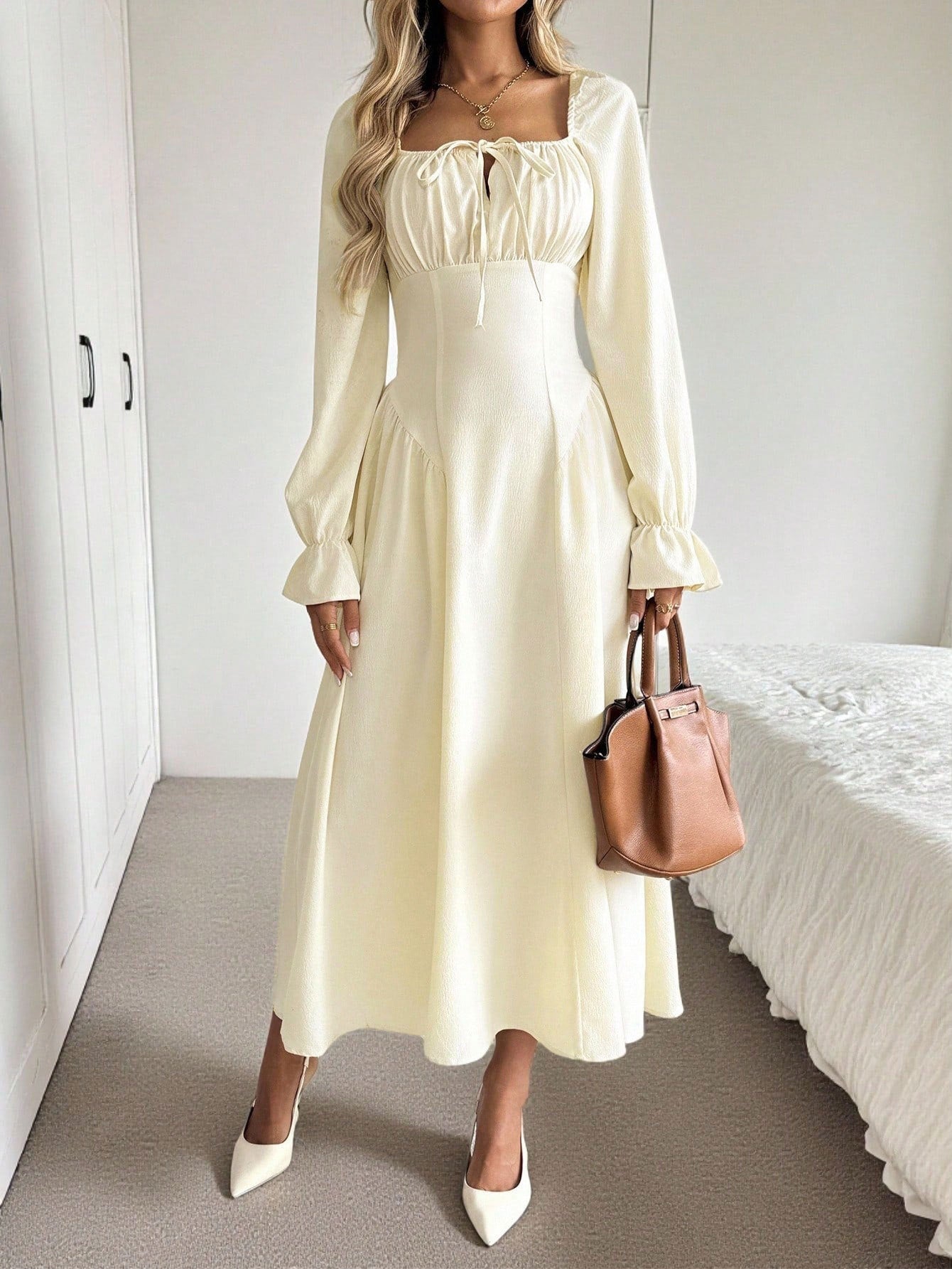 Damen Maxikleid mit Kordelzug und Puffärmeln Eveloria