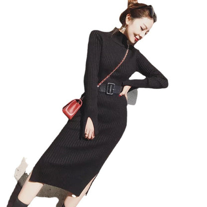 Damen Strickkleid mit Gürtel und hohem Kragen